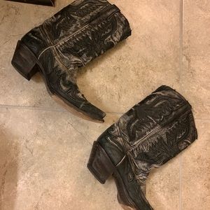 Corral boots size 8